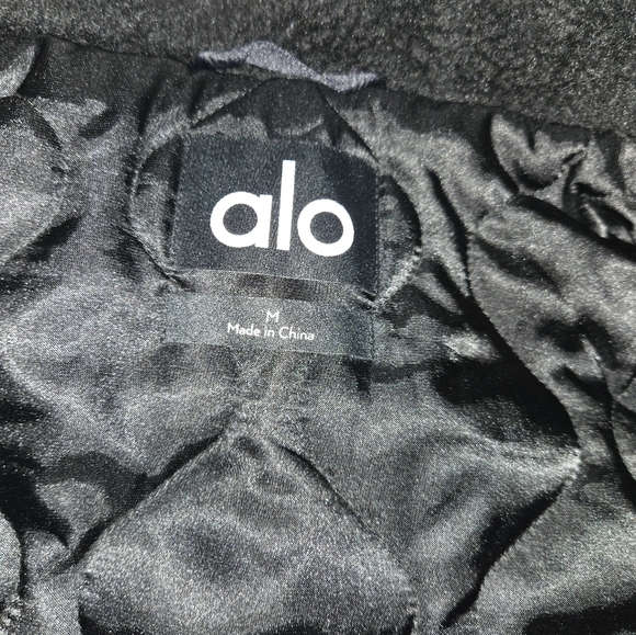 Alo Yoga Blaze Bomber in Black sz MEDIUM - Picture 7 of 8